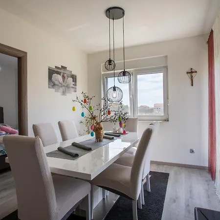 Trendy And Chic With Terrace And Private Garden - One Bedroom *
